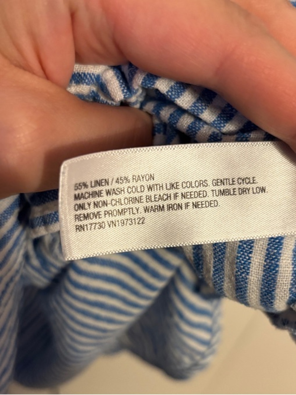 Universal Thread Blue and White Striped Button-Front Shirt - Picture 4 of 7